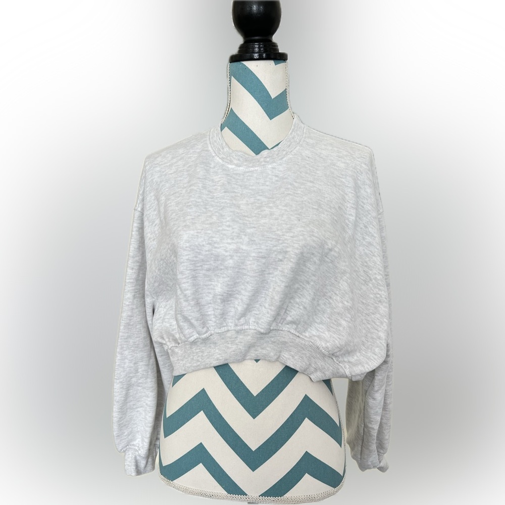 Zara Cropped Sweatshirt size Medium